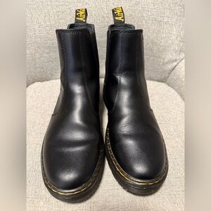 Dr. Martens Dorrian Black Leather Chelsea Boots Size Men's 8 /Women’s 9 EUC
